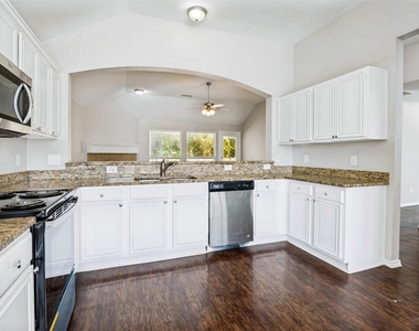 517 Saddlebrook Drive - Photo Thumbnail 10