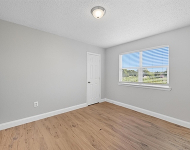 1166 N Business 78 Highway - Photo Thumbnail 11