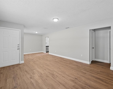 1166 N Business 78 Highway - Photo Thumbnail 7