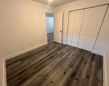 242 Nw 14th Street - Photo Thumbnail 9