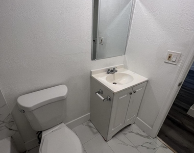242 Nw 14th Street - Photo Thumbnail 15