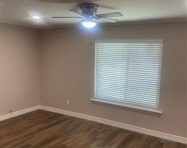 904 Spring Valley Plaza - Photo Thumbnail 15