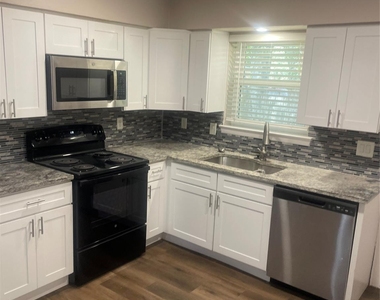 904 Spring Valley Plaza - Photo Thumbnail 5
