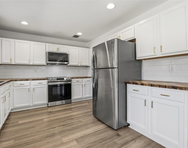1725 Trego Drive - Photo Thumbnail 12