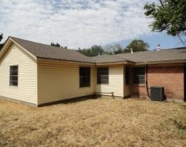 616 W Grubb Drive - Photo Thumbnail 1
