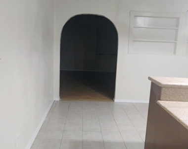 616 W Grubb Drive - Photo Thumbnail 2