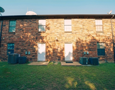104 N Heights Drive - Photo Thumbnail 22