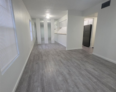 104 N Heights Drive - Photo Thumbnail 1
