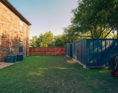 104 N Heights Drive - Photo Thumbnail 21