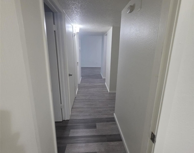 104 N Heights Drive - Photo Thumbnail 6
