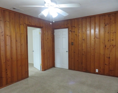 725 W Bullock Street - Photo Thumbnail 20