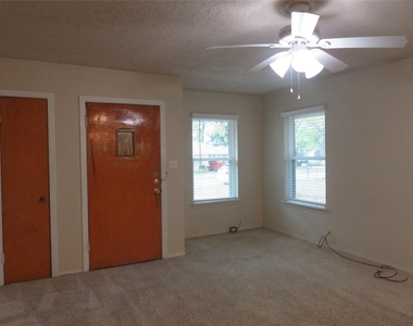 725 W Bullock Street - Photo Thumbnail 6