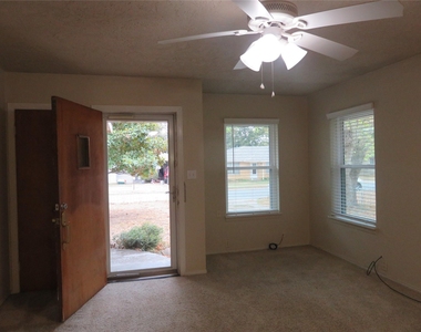 725 W Bullock Street - Photo Thumbnail 5