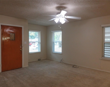 725 W Bullock Street - Photo Thumbnail 7