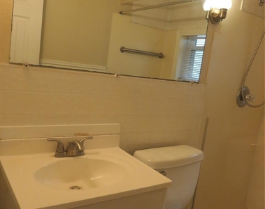 725 W Bullock Street - Photo Thumbnail 26
