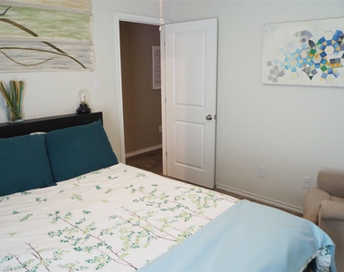 401 Wilson Way - Photo Thumbnail 22