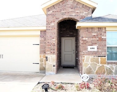 401 Wilson Way - Photo Thumbnail 4