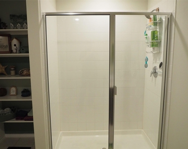401 Wilson Way - Photo Thumbnail 18