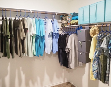 401 Wilson Way - Photo Thumbnail 19