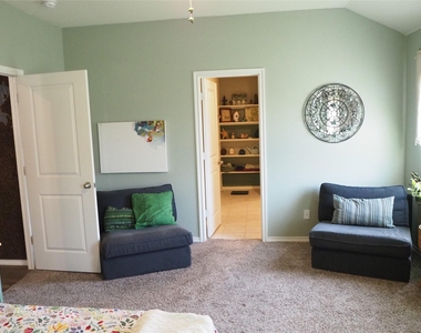 401 Wilson Way - Photo Thumbnail 15