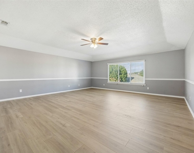 753 Summerfield Drive - Photo Thumbnail 29