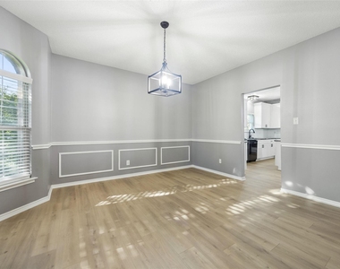 753 Summerfield Drive - Photo Thumbnail 32
