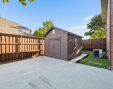 753 Summerfield Drive - Photo Thumbnail 37