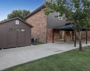 753 Summerfield Drive - Photo Thumbnail 3