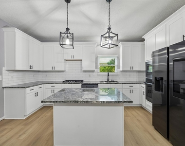 753 Summerfield Drive - Photo Thumbnail 12