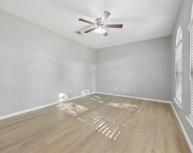 753 Summerfield Drive - Photo Thumbnail 18
