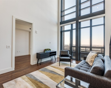 3611 Congress Avenue - Photo Thumbnail 4