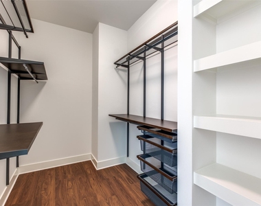 3611 Congress Avenue - Photo Thumbnail 10