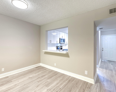 230 Se 10th Street - Photo Thumbnail 7