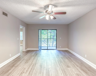 230 Se 10th Street - Photo Thumbnail 2