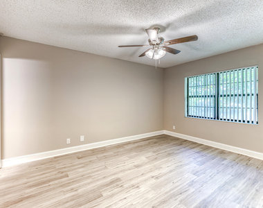 230 Se 10th Street - Photo Thumbnail 13
