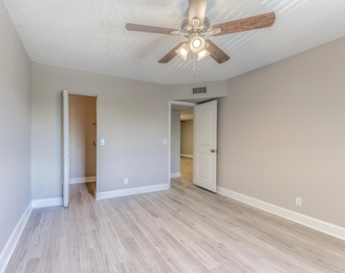 230 Se 10th Street - Photo Thumbnail 18