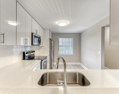 230 Se 10th Street - Photo Thumbnail 19