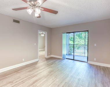 230 Se 10th Street - Photo Thumbnail 3