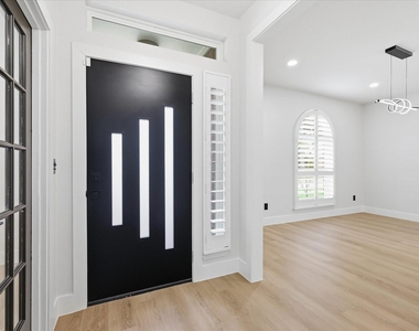 652 Allen Road - Photo Thumbnail 2