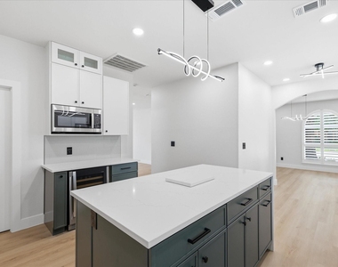 652 Allen Road - Photo Thumbnail 13