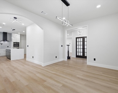 652 Allen Road - Photo Thumbnail 4