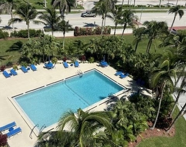 801 S Ocean Drive - Photo Thumbnail 2