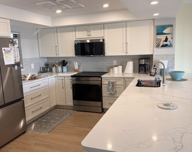 801 S Ocean Drive - Photo Thumbnail 3