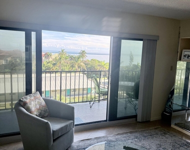 801 S Ocean Drive - Photo Thumbnail 5