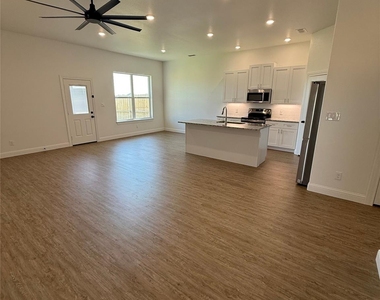 316 Woodstock Lane - Photo Thumbnail 4