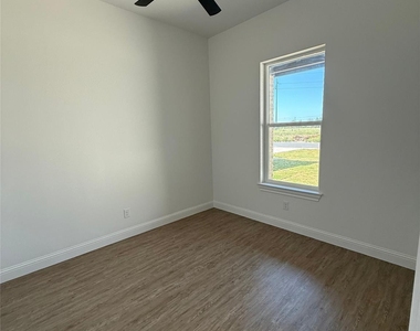 316 Woodstock Lane - Photo Thumbnail 9