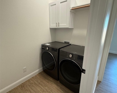 316 Woodstock Lane - Photo Thumbnail 11