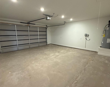 316 Woodstock Lane - Photo Thumbnail 18