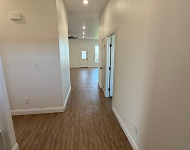 316 Woodstock Lane - Photo Thumbnail 2