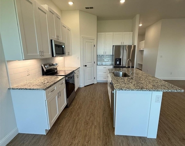 316 Woodstock Lane - Photo Thumbnail 5